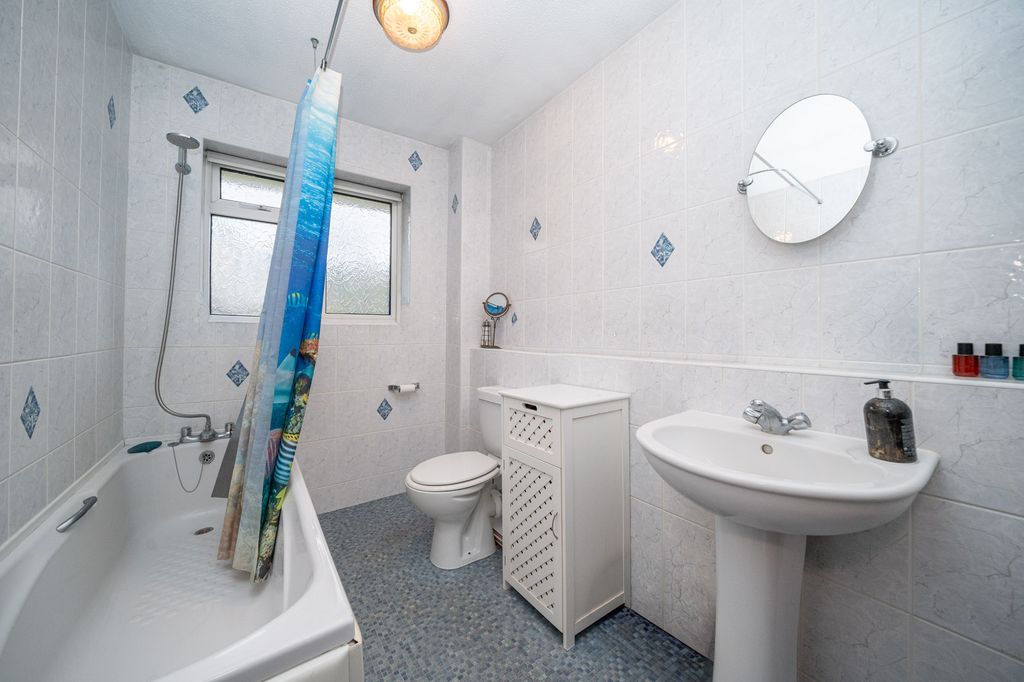 Additional image 19 of 5 bed detached house for saleFieldway, Berkhamsted HP4