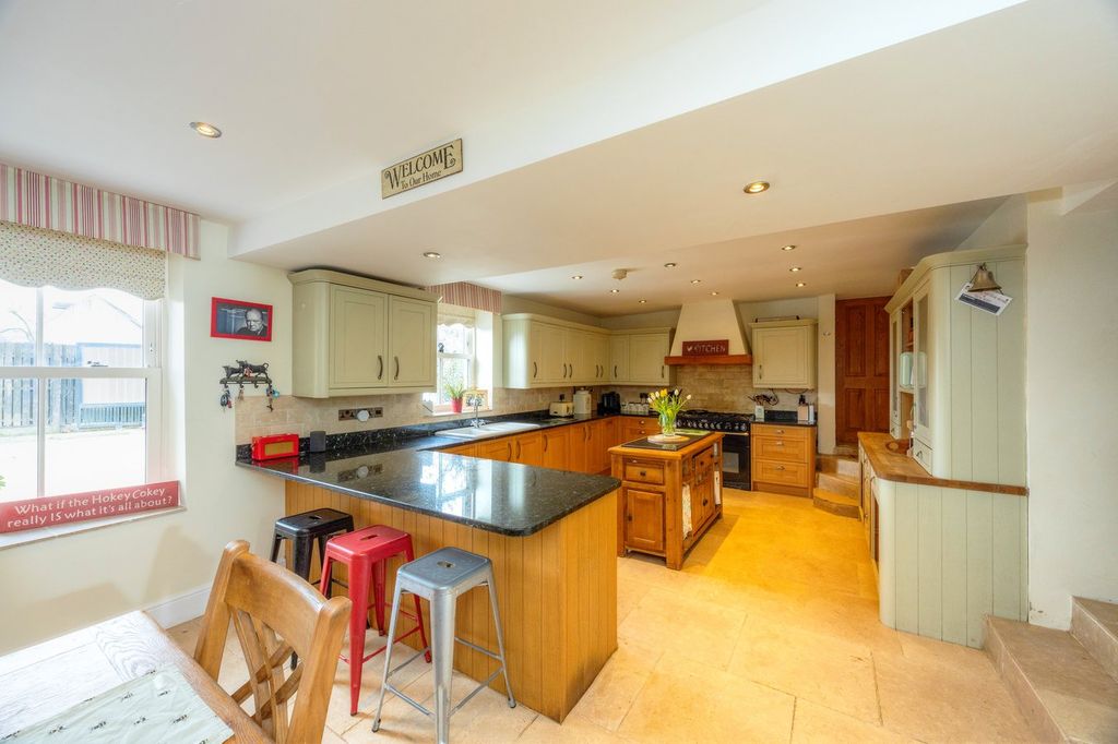 Additional image 6 of 4 bed detached house for saleThe Green, Royston, Barnsley S71