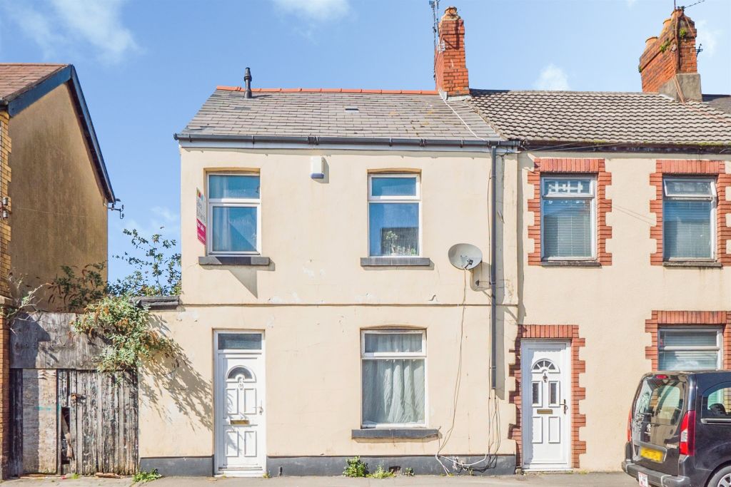 3 bed end terrace house for salePearl Street, Splott, Cardiff CF24