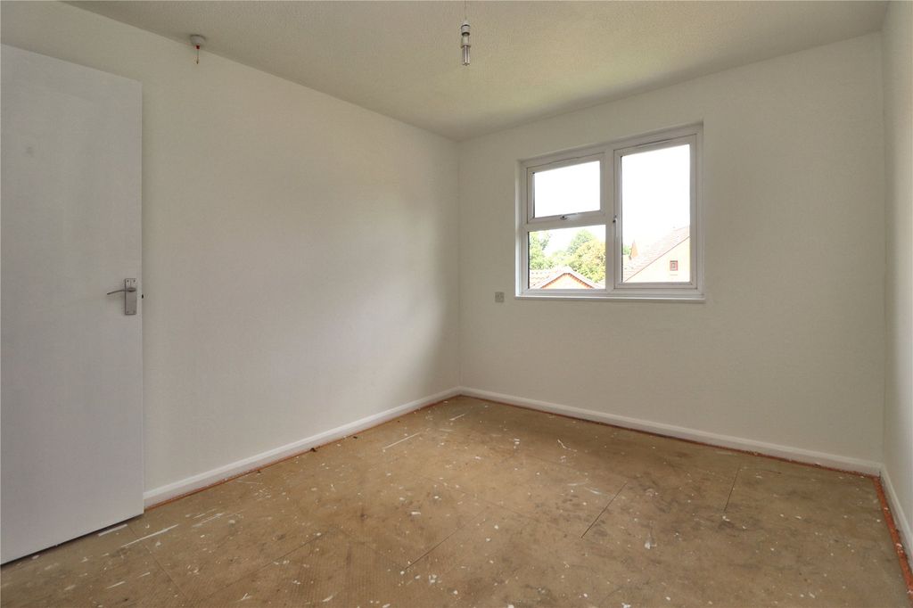 Additional image 4 of 1 bed parking/garage for saleWoking, Surrey GU21