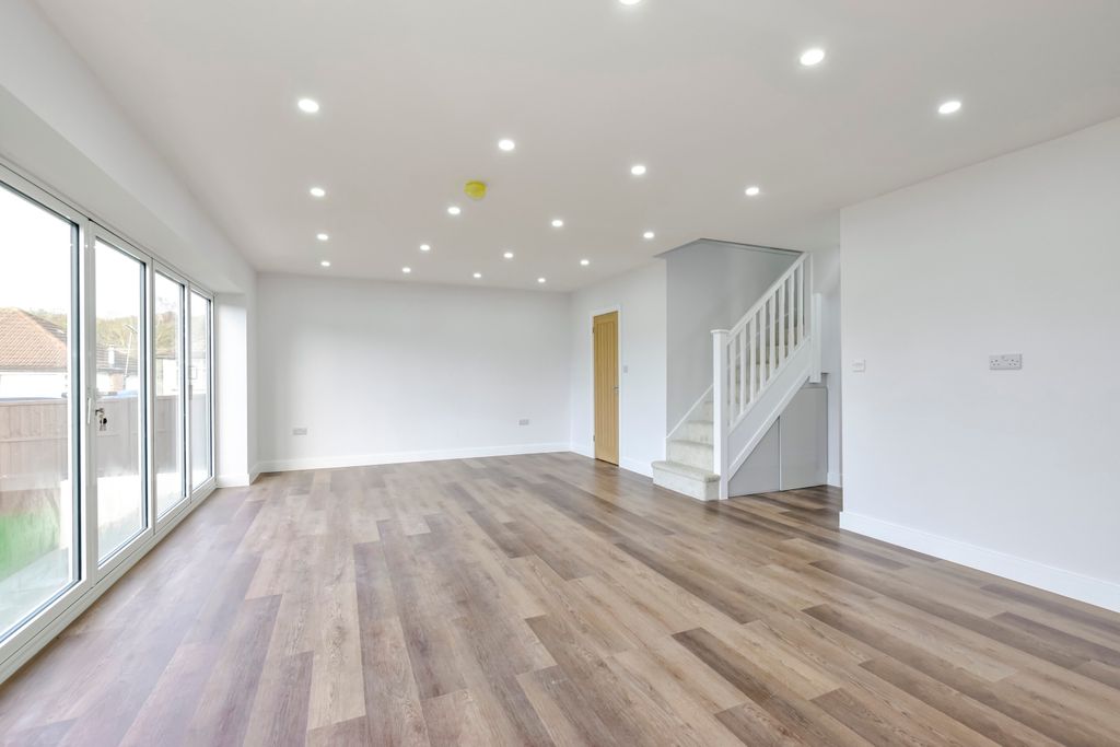 Additional image 2 of 3 bed semi-detached bungalow for saleThe Courtway, Watford WD19
