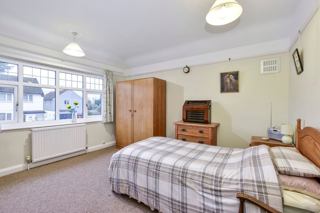 Additional image 10 of 3 bed semi-detached house for saleBroomfield Rise, Abbots Langley WD5