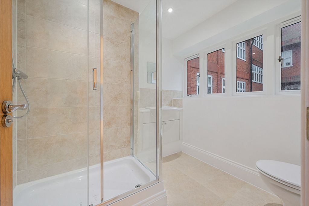 Additional image 10 of 2 bed flat for saleElizabeth Drive, Banstead SM7