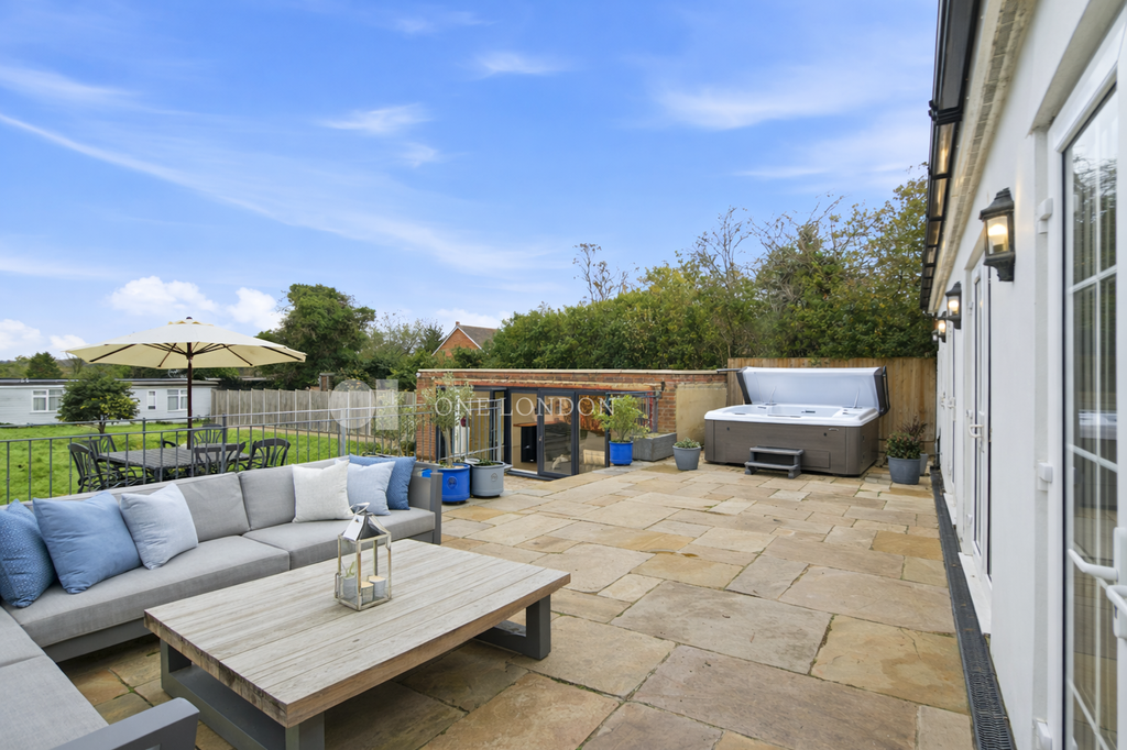 Additional image 7 of 7 bed country house for saleBean Road, Bexleyheath DA6