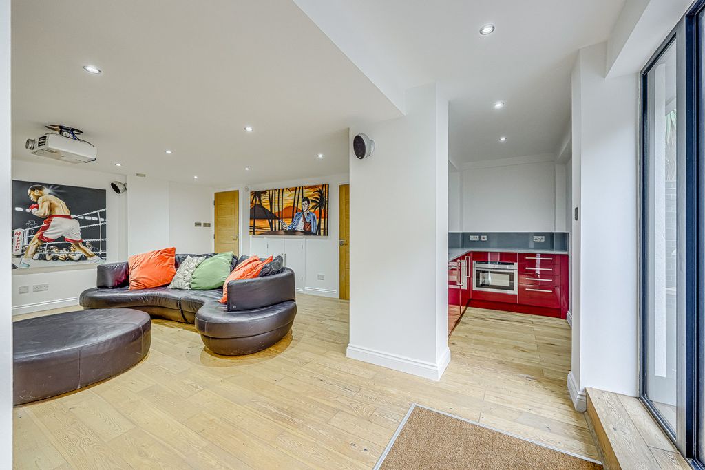 Additional image 11 of 5 bed detached house for saleBowers Road, Benfleet SS7