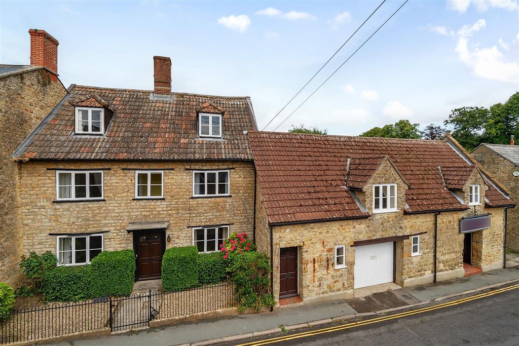 6 bed end terrace house for saleNorth Street, Beaminster DT8