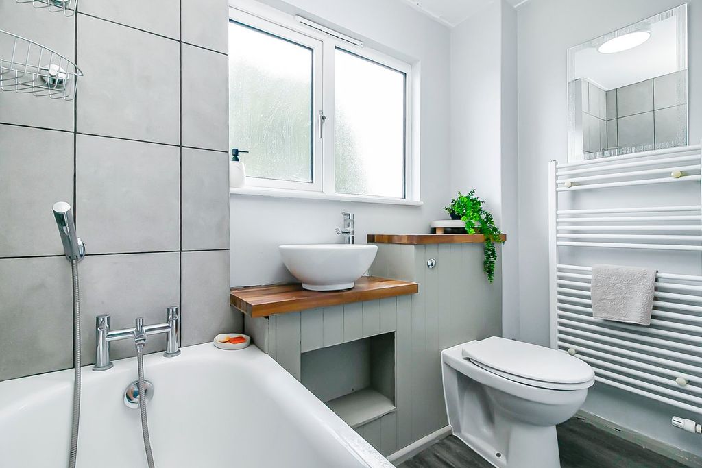Additional image 8 of 2 bed flat for saleWestern Way, Letchworth Garden City SG6
