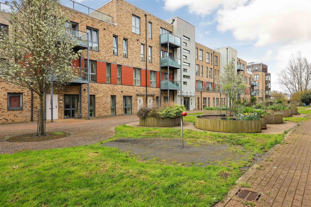 Additional image 17 of 2 bed maisonette for salePepys Court, Cambridge CB4