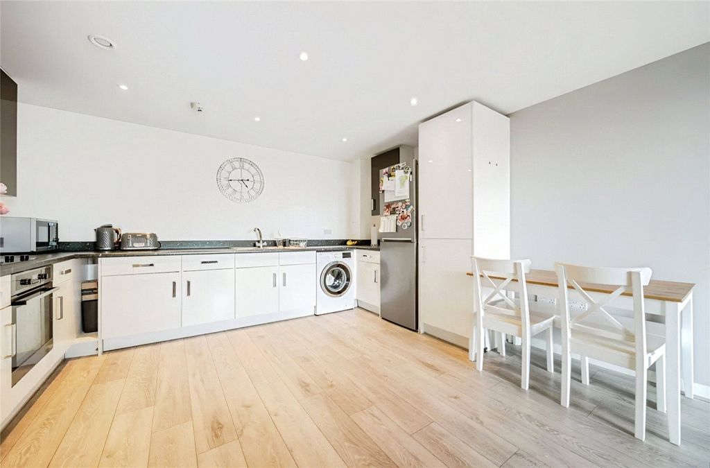 Additional image 9 of 2 bed flat for saleRoyal Oak Road, Bexleyheath DA6