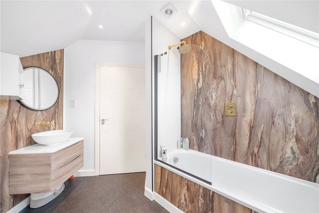 Additional image 10 of 2 bed flat for saleThe Avenue, Beckenham BR3
