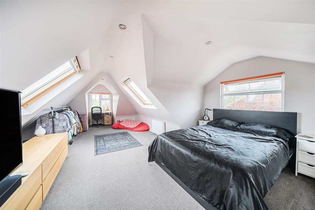 Additional image 10 of 4 bed detached house for saleNorthbrook Road, Aldershot GU11