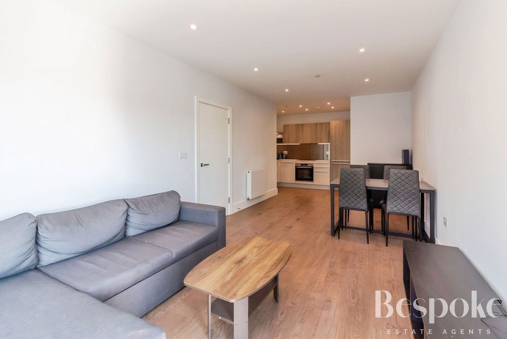 Additional image 7 of 2 bed flat for saleFairhaven Drive, Reading RG2