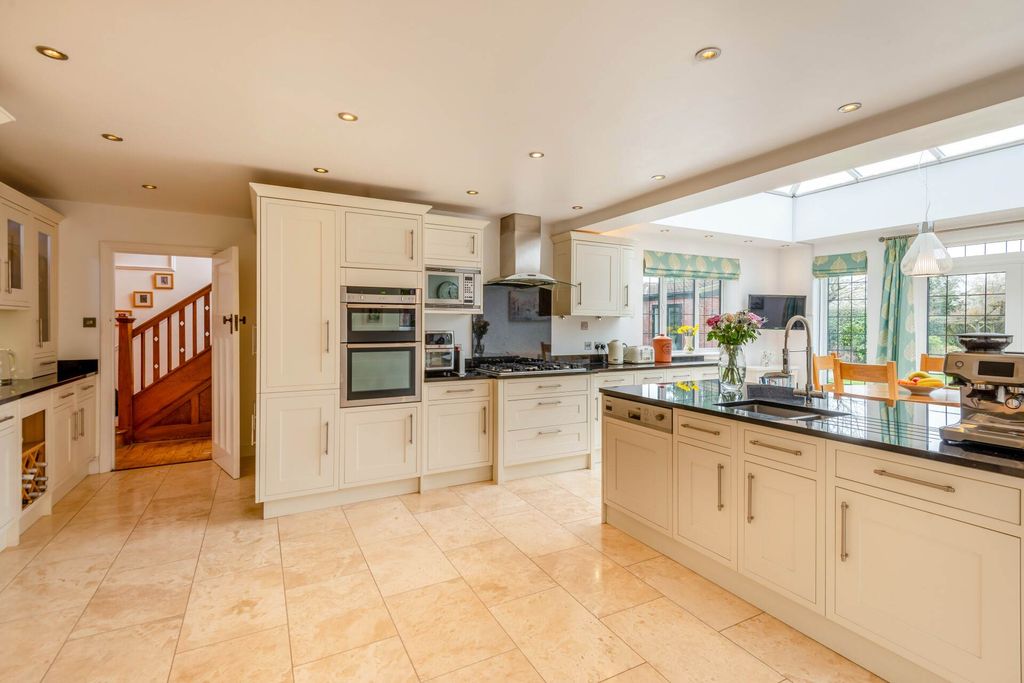 Additional image 15 of 6 bed detached house for saleNew Road, Weston Turville HP22