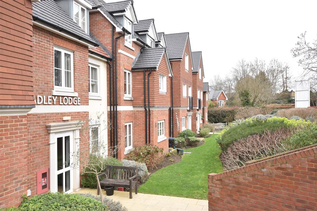 Additional image 8 of 1 bed property for saleLeatherhead Road, Ashtead KT21