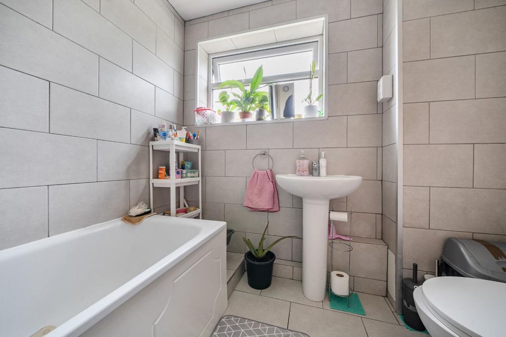 Additional image 9 of 3 bed flat for saleRochfort Court, Bath BA2