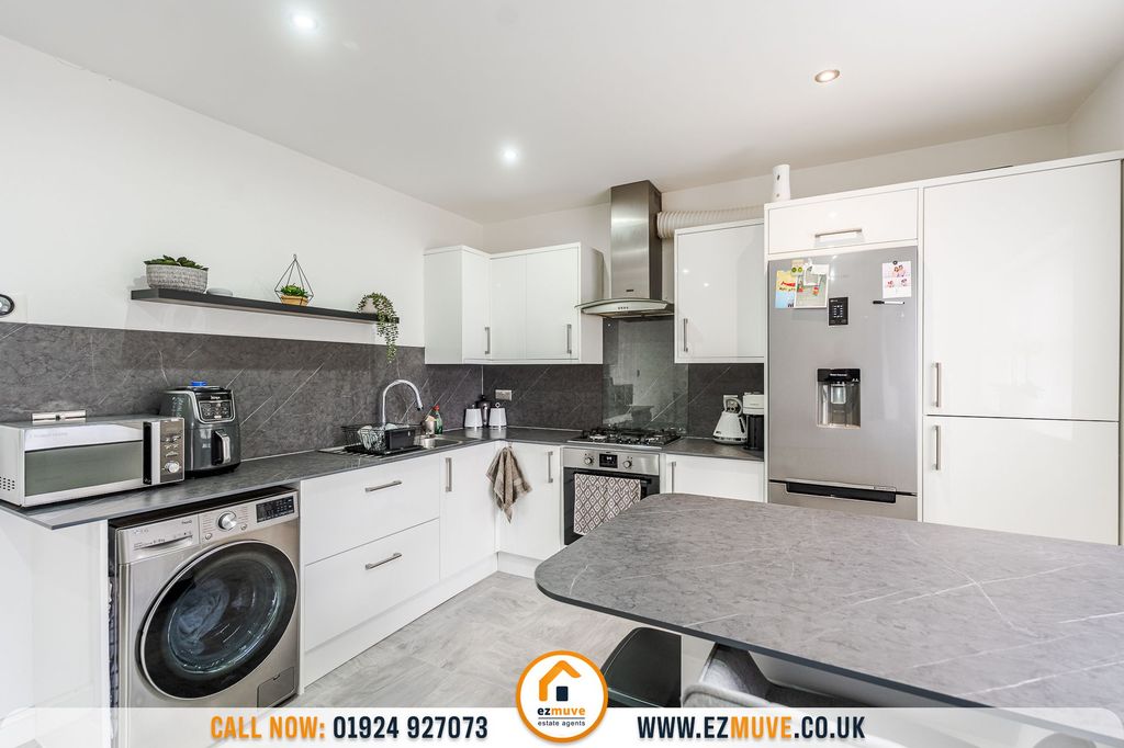 Additional image 4 of 2 bed flat for saleAlder Mews, Batley WF17