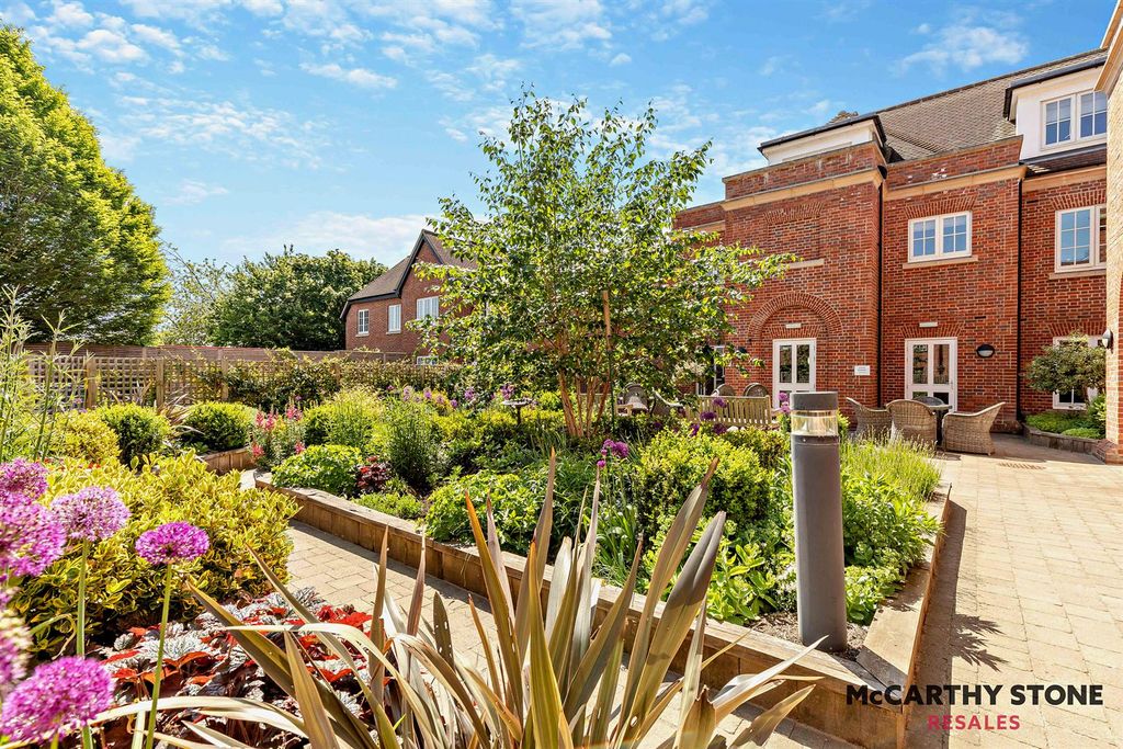Additional image 3 of 1 bed flat for sale59-61 The Broadway, Amersham, Buckinghamshire HP7