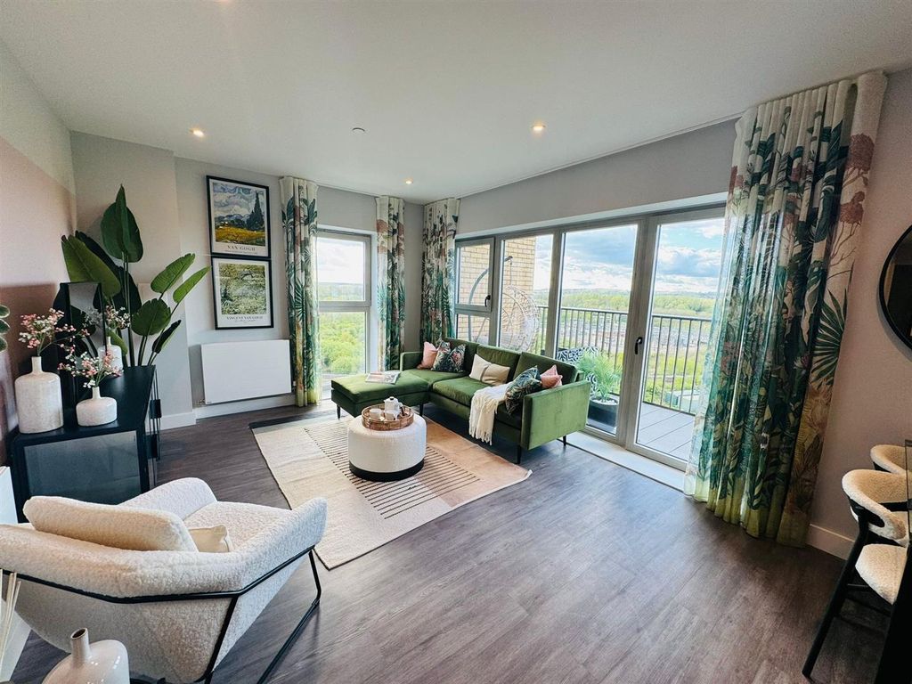 Additional image 2 of 2 bed flat for saleFlagstaff Road, Reading RG2