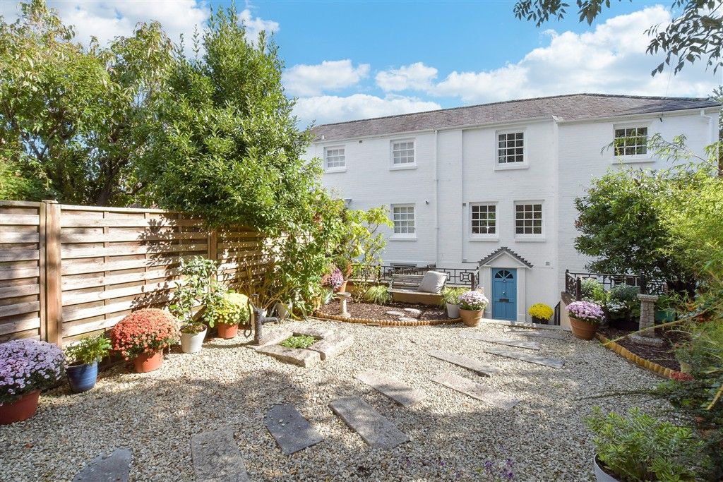 3 bed terraced house for saleSurrey Street, Arundel, West Sussex BN18