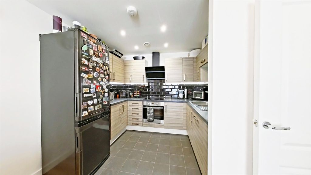 Additional image 5 of 2 bed flat for saleLittle Brights Road, Belvedere DA17