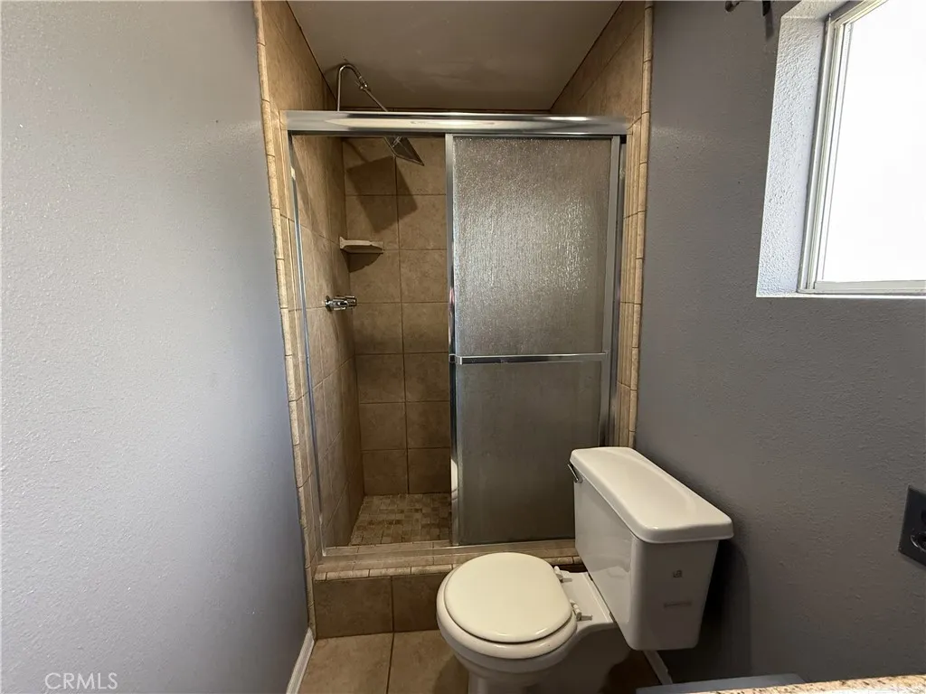 Additional image 80 of 407 E Street, Taft, CA 93268