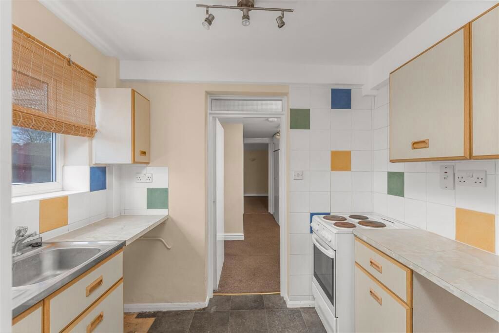 Additional image 8 of 4 bed flat for saleBroughton Road, Banbury OX16