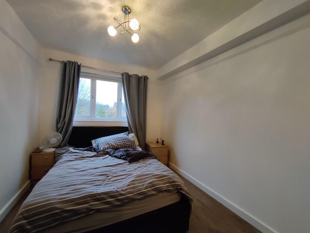 Tudor Close, Hatfield photo 4