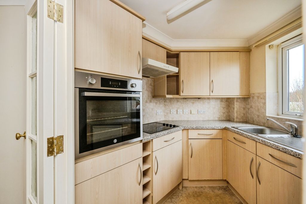 Additional image 5 of 1 bed property for sale20 Alexandra Road, Gorseinon SA4