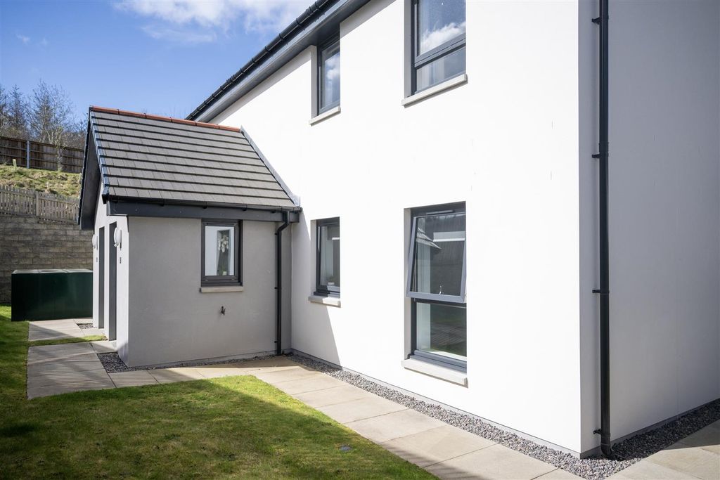 Additional image 12 of 2 bed flat for sale41 Meadow Wood Road, Inverness IV2