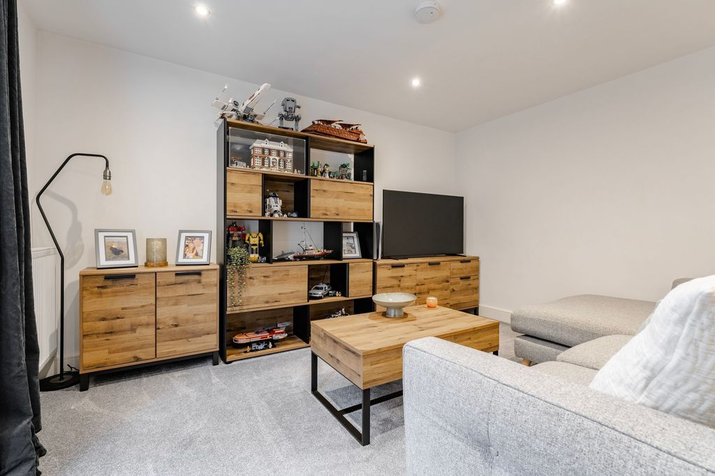 Additional image 4 of 2 bed flat for saleGranary Close, Wymondham NR18