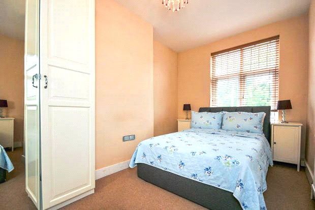 13 bed flat for saleCroydon Road, Beckenham BR3 photo 4