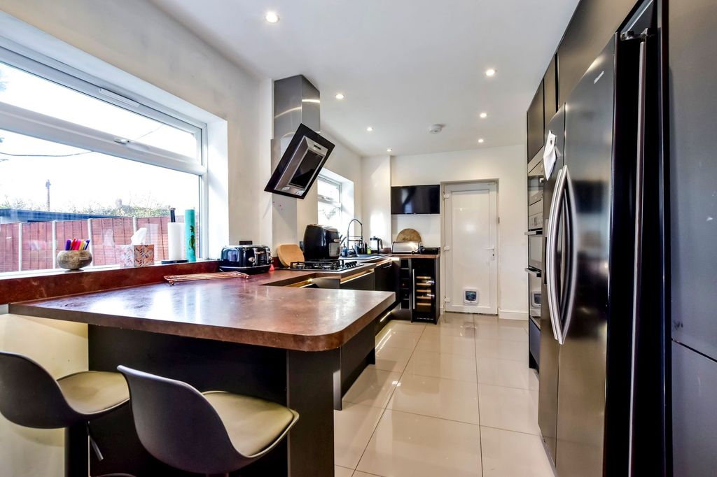Additional image 10 of 4 bed detached house for saleGreenways, Abbots Langley WD5