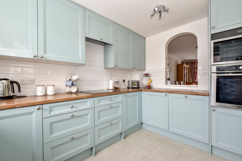 Additional image 7 of 4 bed semi-detached house for saleMargaret Close, Abbots Langley WD5