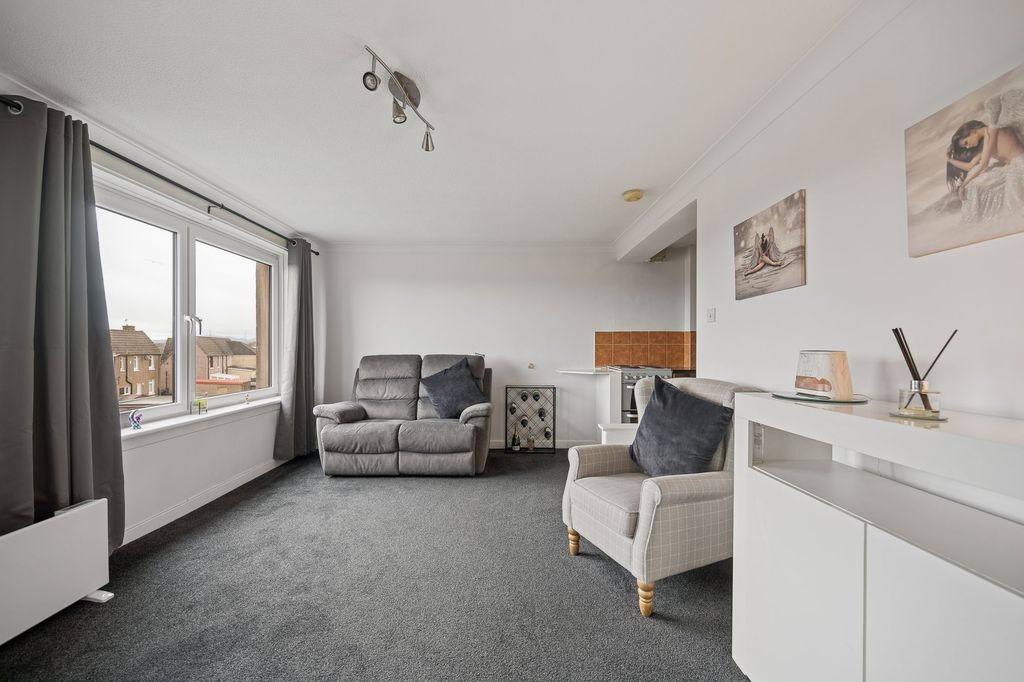 2 bed flat for salePark View, Stoneyburn EH47 photo 4