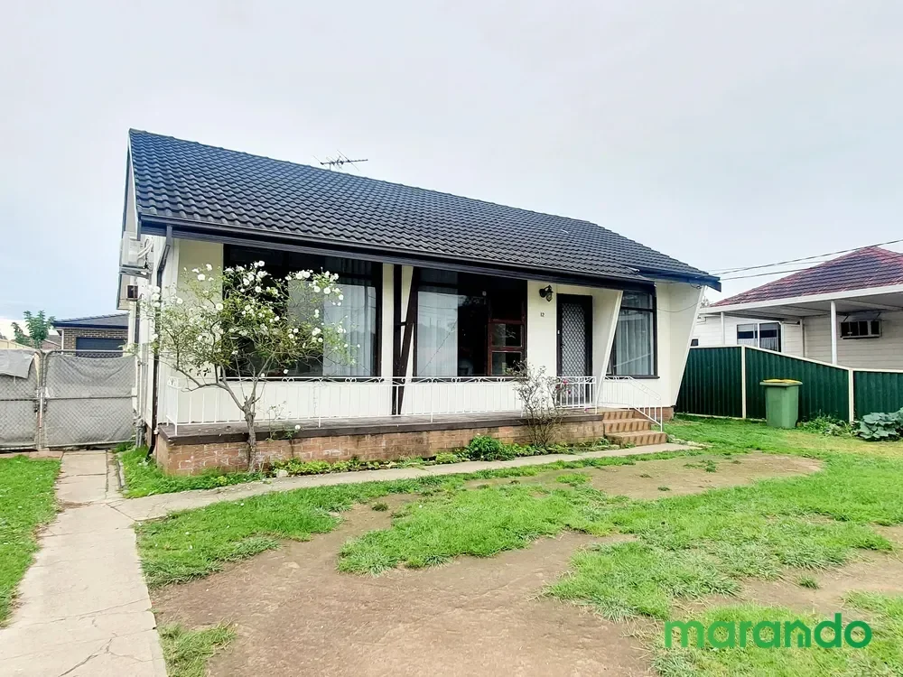 12 Crosby Crescent, Fairfield NSW 2165