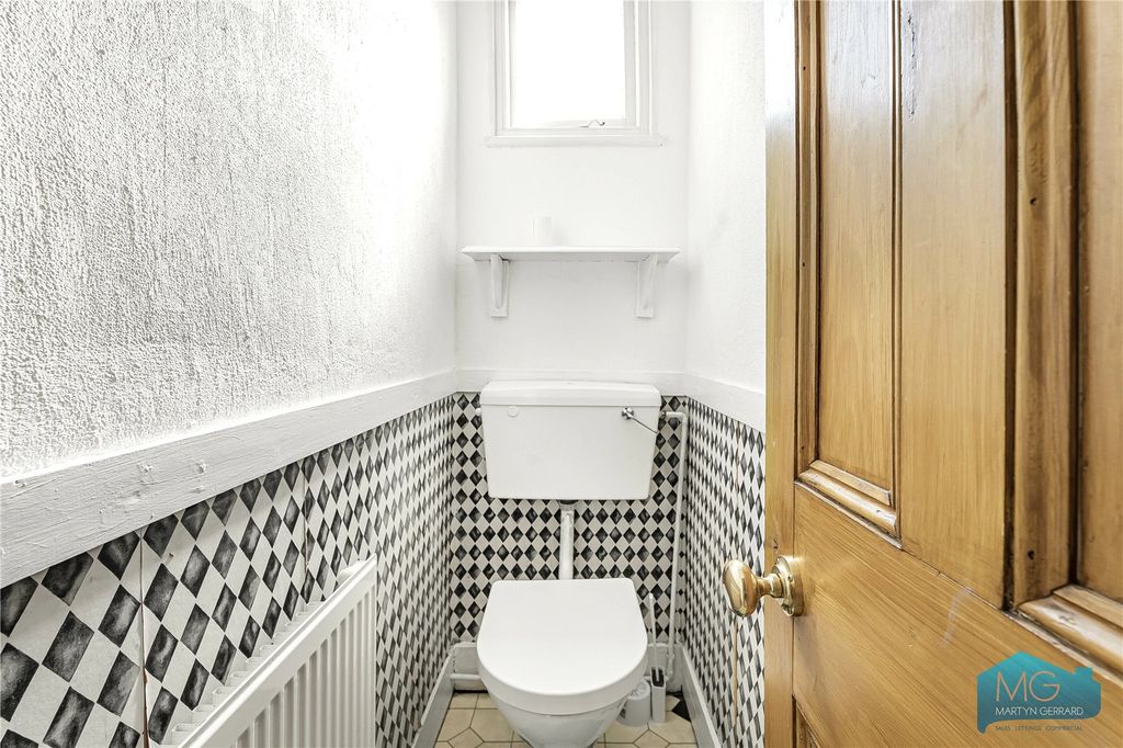 Additional image 24 of 4 bed semi-detached house for saleWood Street, Barnet EN5