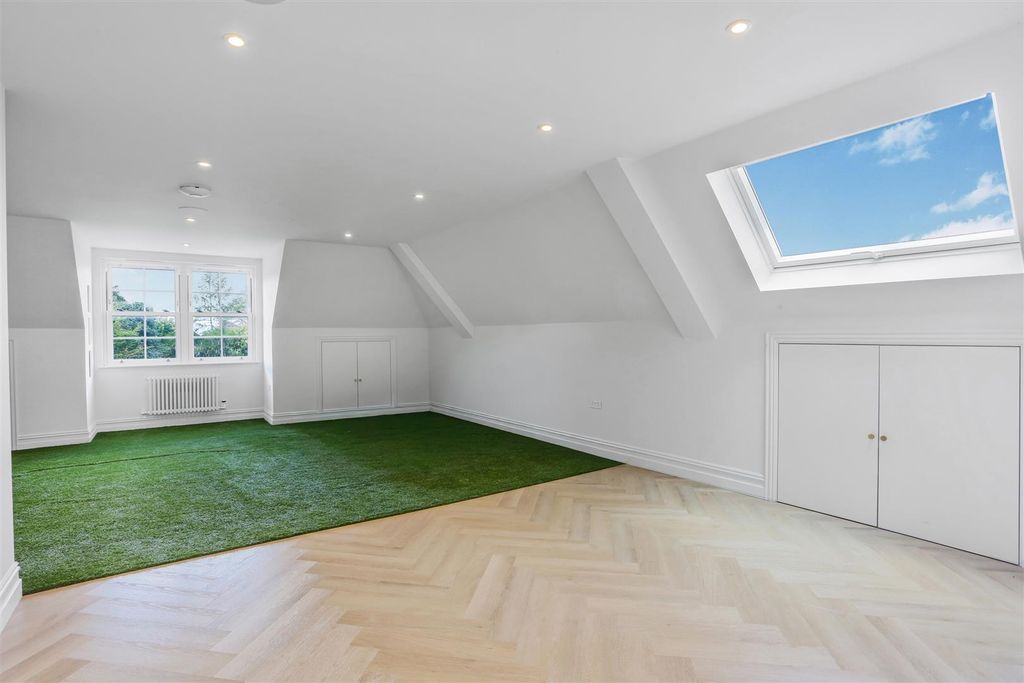 Additional image 34 of 5 bed detached house for saleGreen Curve, Banstead SM7