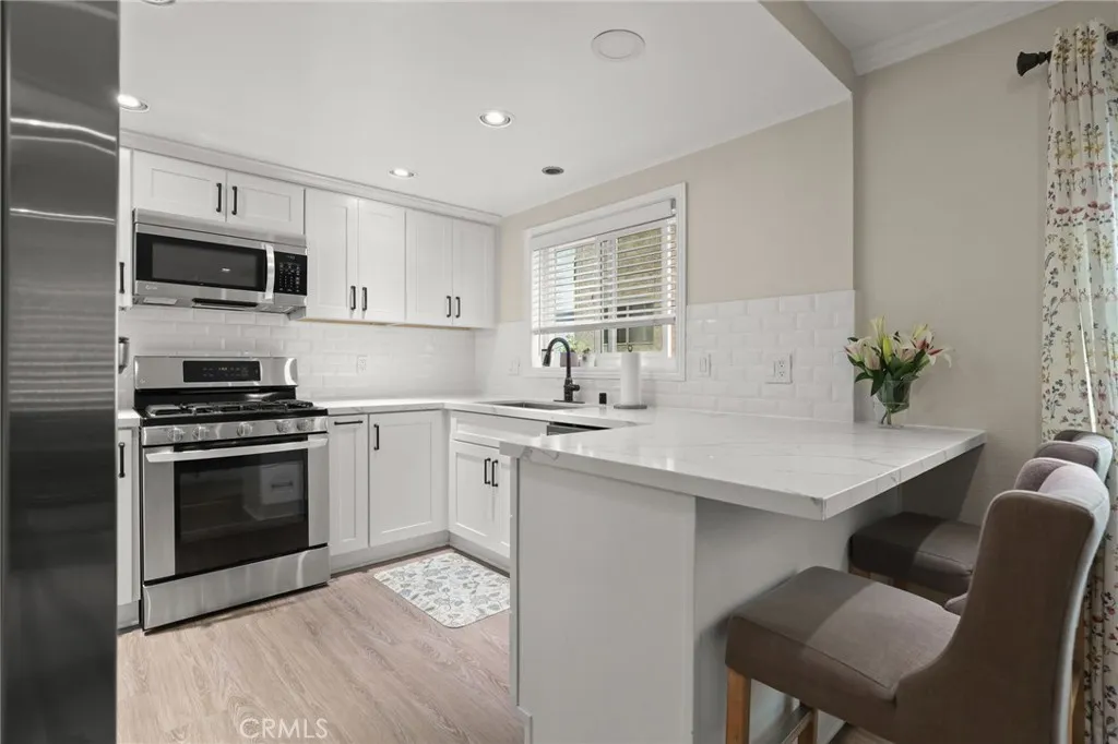 Additional image 4 of 412 Burchett St Unit 17, Glendale, CA 91203