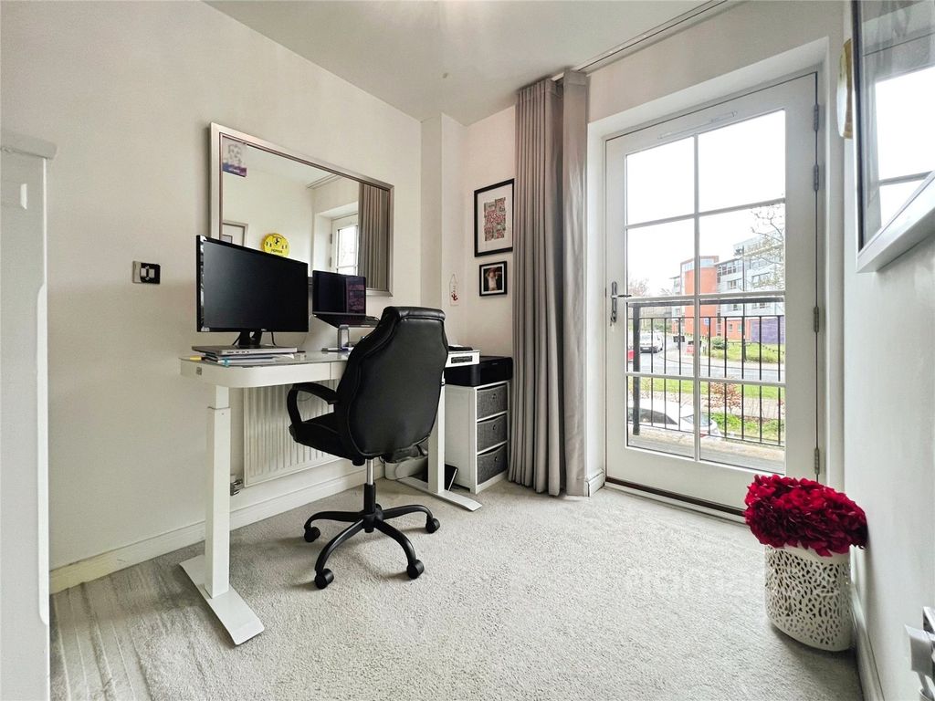 Additional image 11 of 5 bed town house for saleFrench Drive, Wellesley, Aldershot GU11