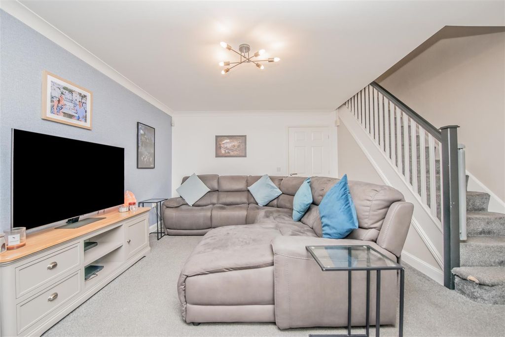 Additional image 2 of 3 bed semi-detached house for saleWindmill Court, Lower Wortley, Leeds LS12