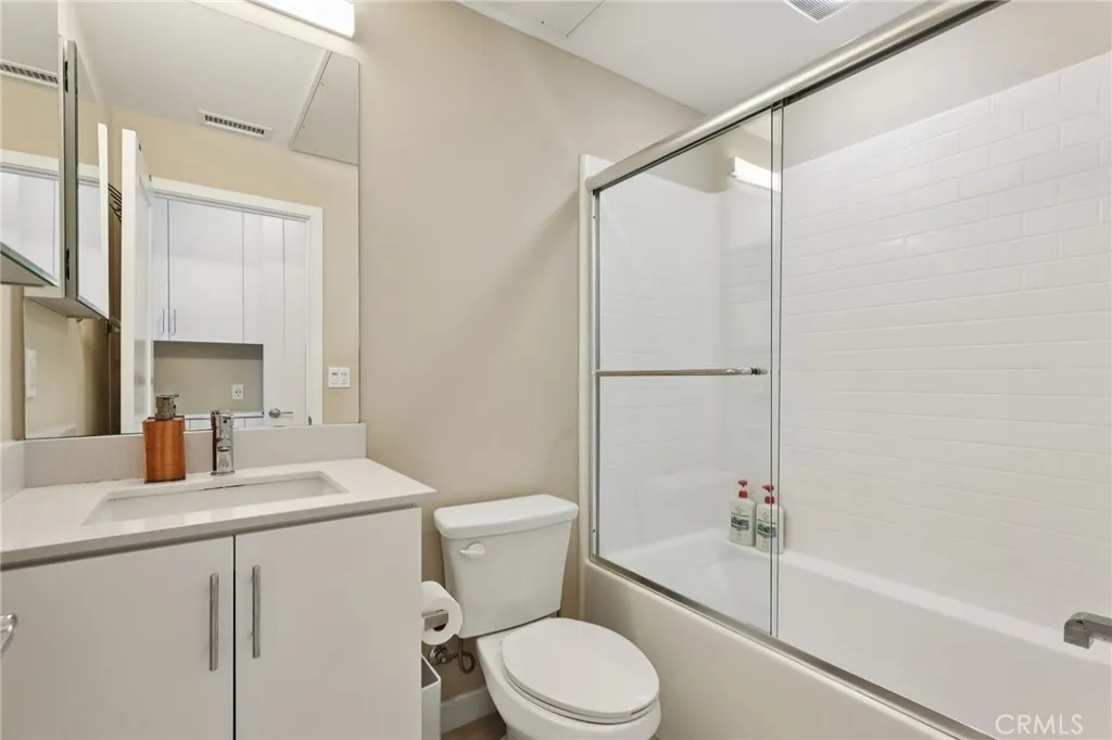 Additional image 61 of 302 Placemark, Irvine, CA 92614