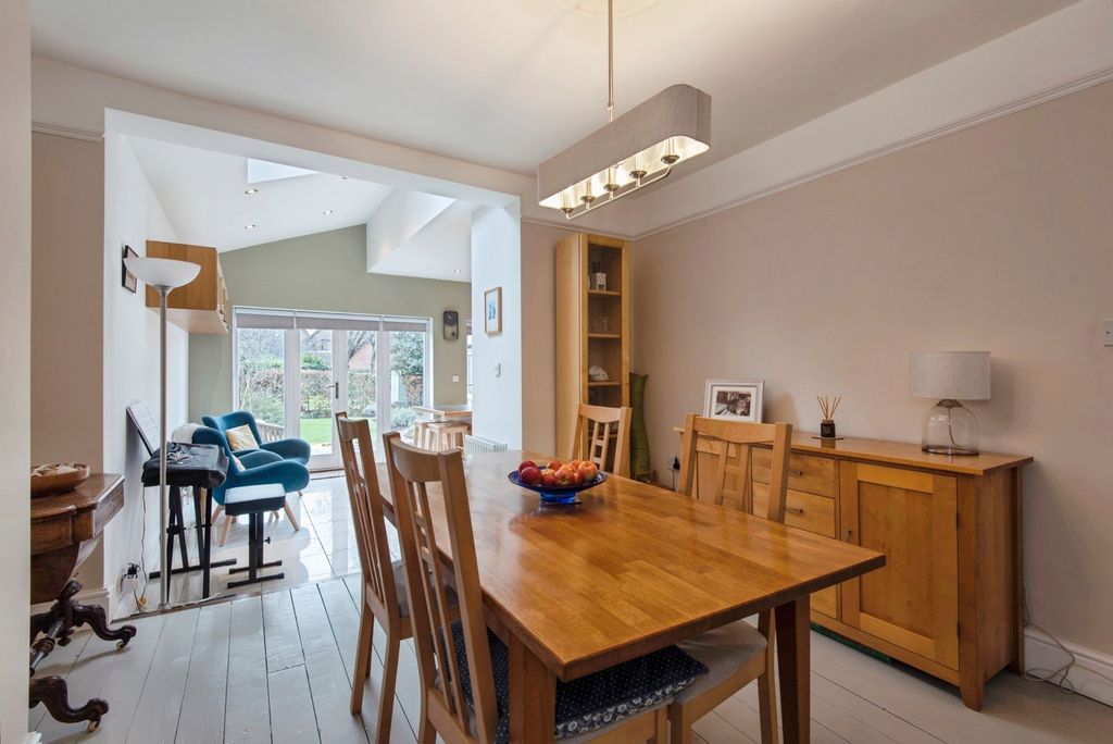 Additional image 5 of 4 bed semi-detached house for saleLondon Road, Biggleswade, Bedfordshire SG18