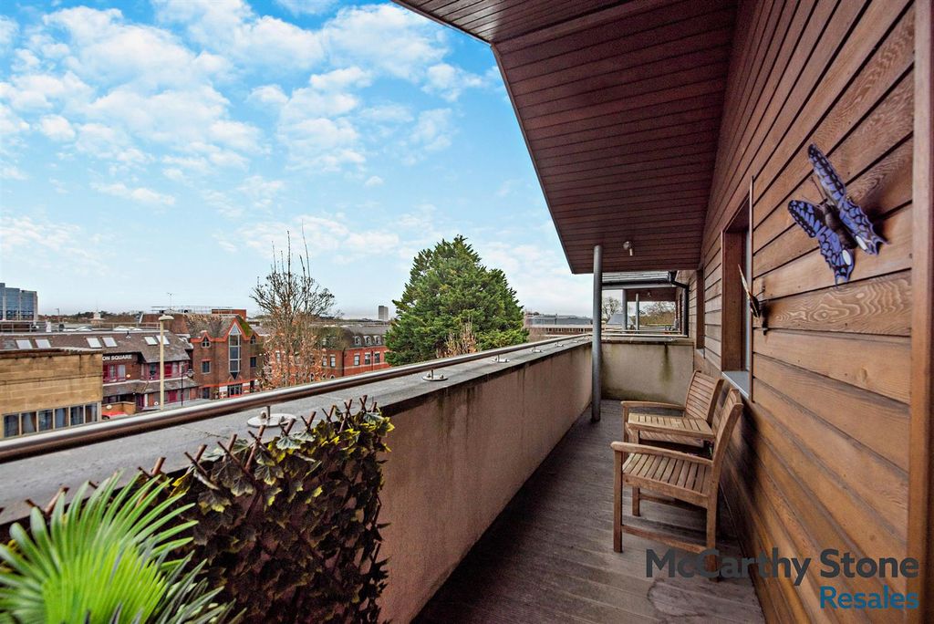 Additional image 3 of 2 bed flat for saleLady Susan Court, New Road, Basingstoke RG21