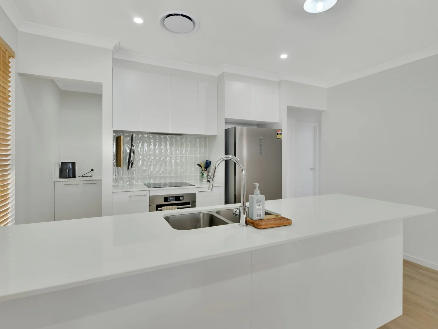 9 Orbit Street, Flagstone QLD 4280 photo 4