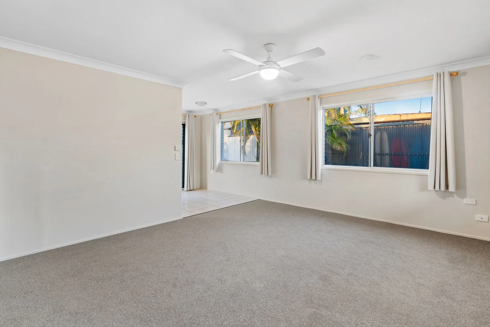 Additional image 3 of 21 A Macquarie Avenue, Molendinar QLD 4214