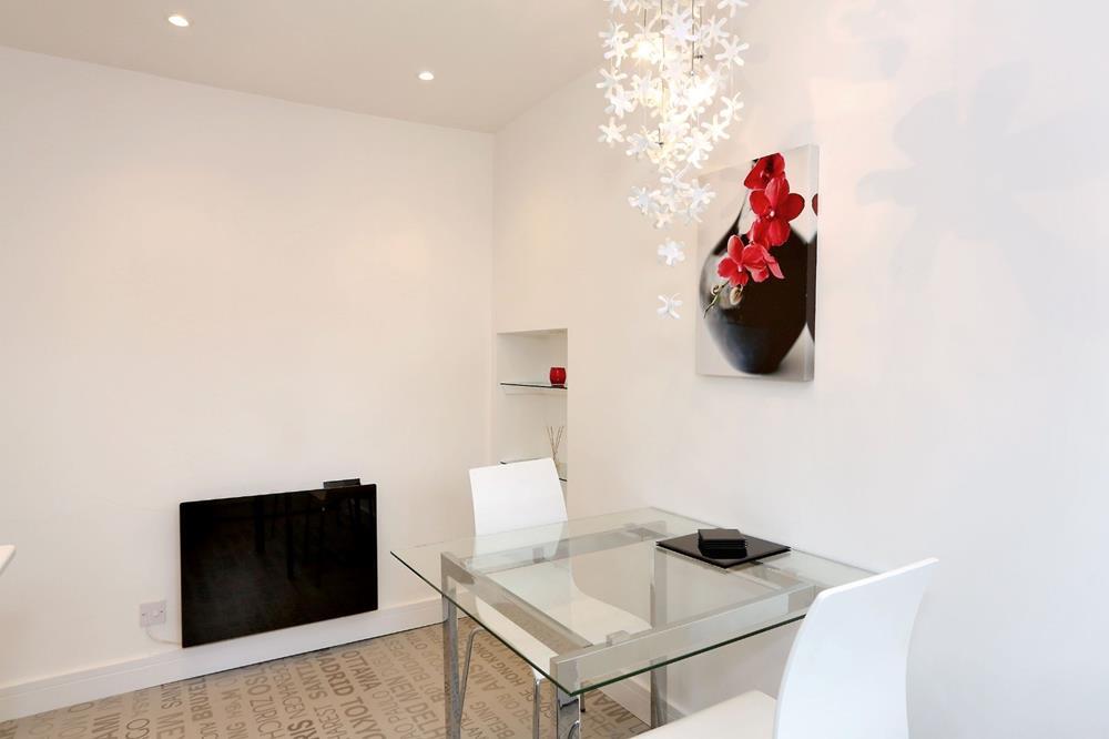 Thistle Lane, Top Floor, AB10 photo 3