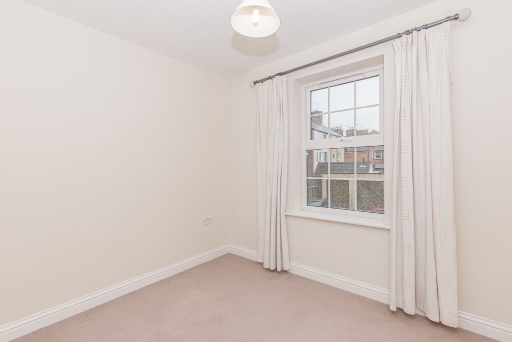 Additional image 6 of 2 bed flat for saleMarlborough Road, Banbury OX16