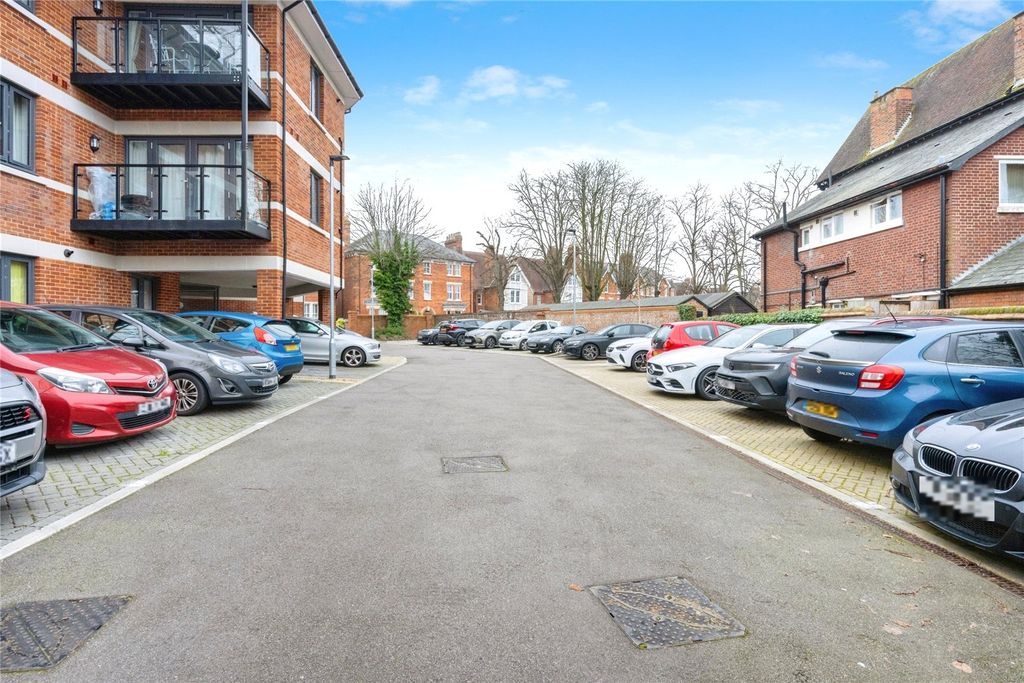 Additional image 2 of 2 bed flat for saleLinden Road, Bedford, Bedfordshire MK40