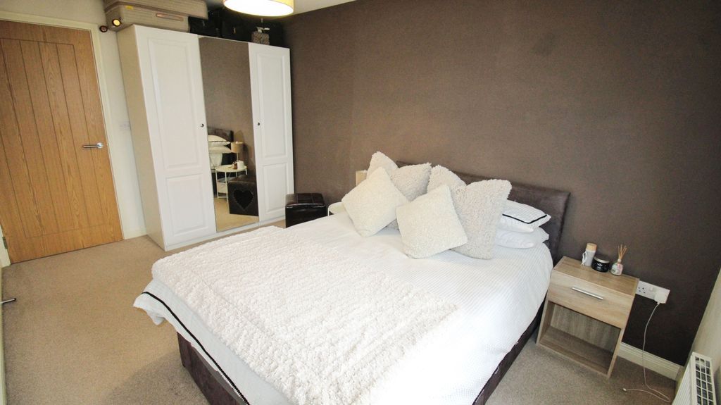 Additional image 7 of 2 bed flat for salePeterson Drive, Grimsby DN36