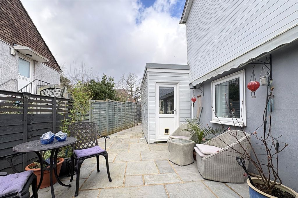 Additional image 10 of 2 bed end terrace house for saleNewport Road, Aldershot, Hampshire GU12